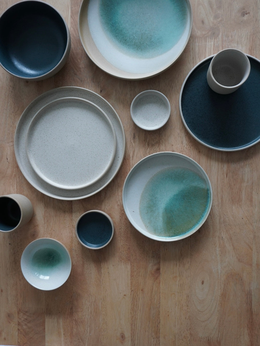 Midnight 8.2" Rimmed Plate