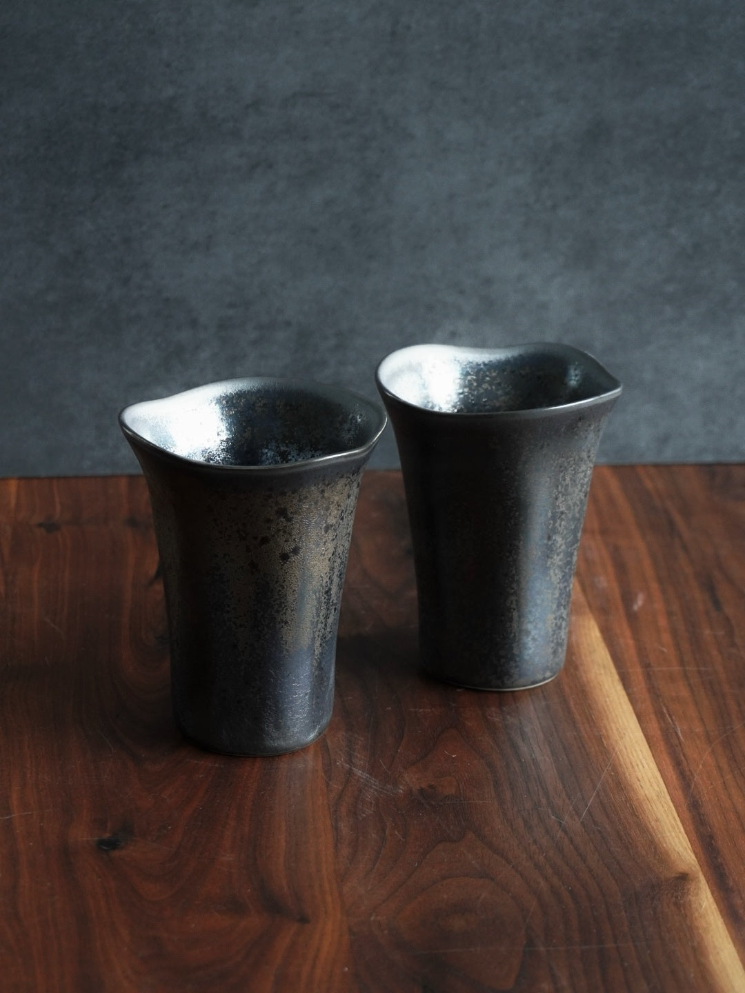 Shell Water Cup (Metallic Black)