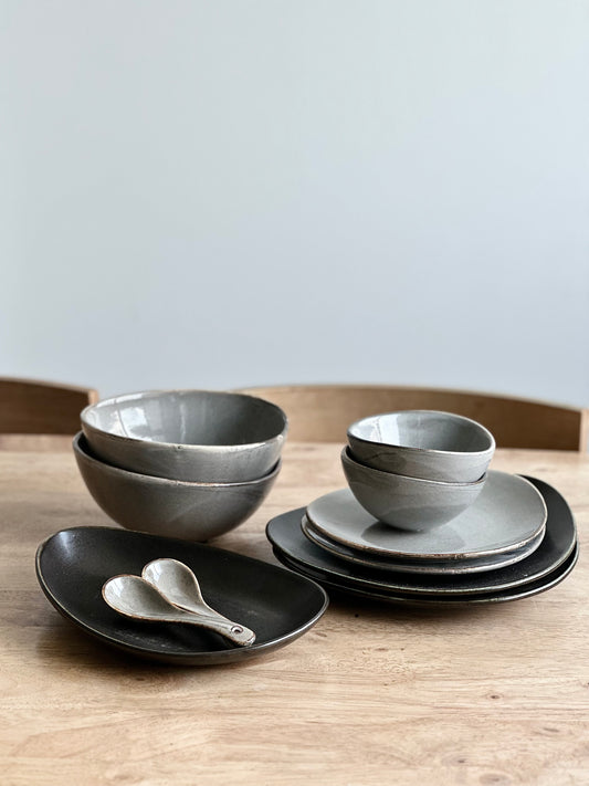 Natón 10-Piece Dinnerware Set (For 2)