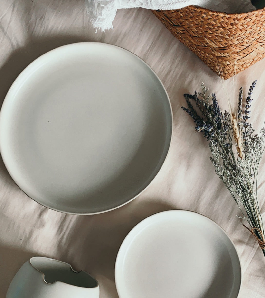 Base II 10.35" Sharing Plate (Ivory)