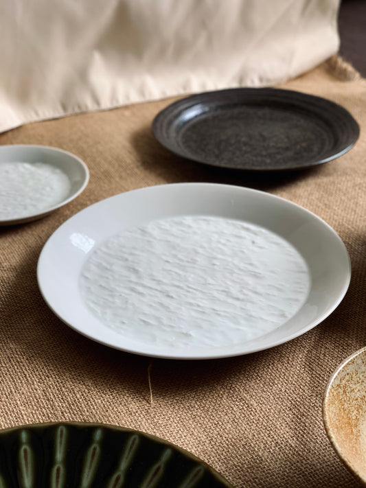 STAGE Petra White Serving Plate