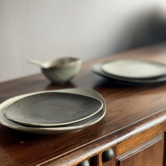 Natón Nordic Dinnerware Collection - Duo Plate Set in Black and Grey