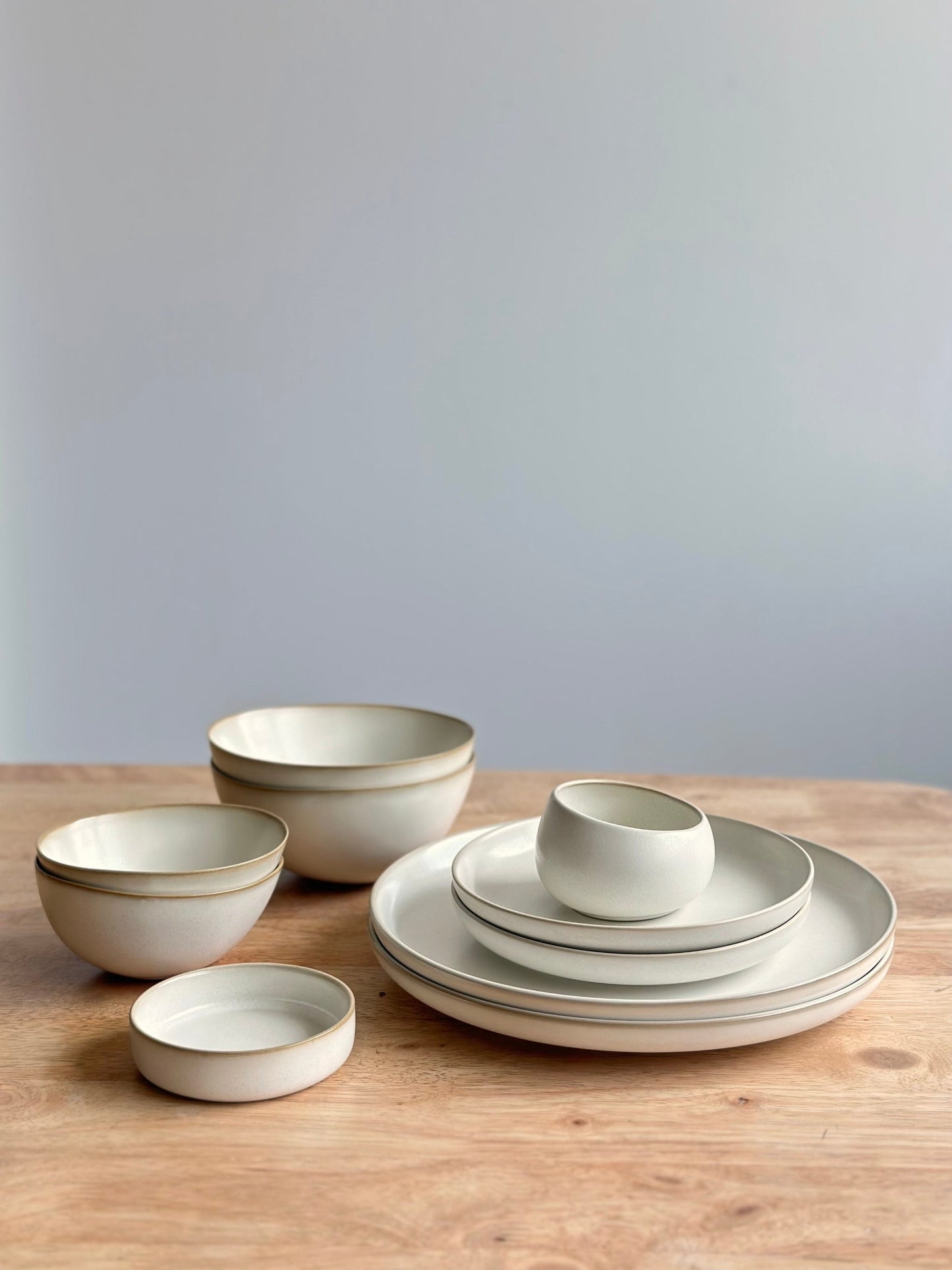 Base II 10-Piece Dinnerware Set