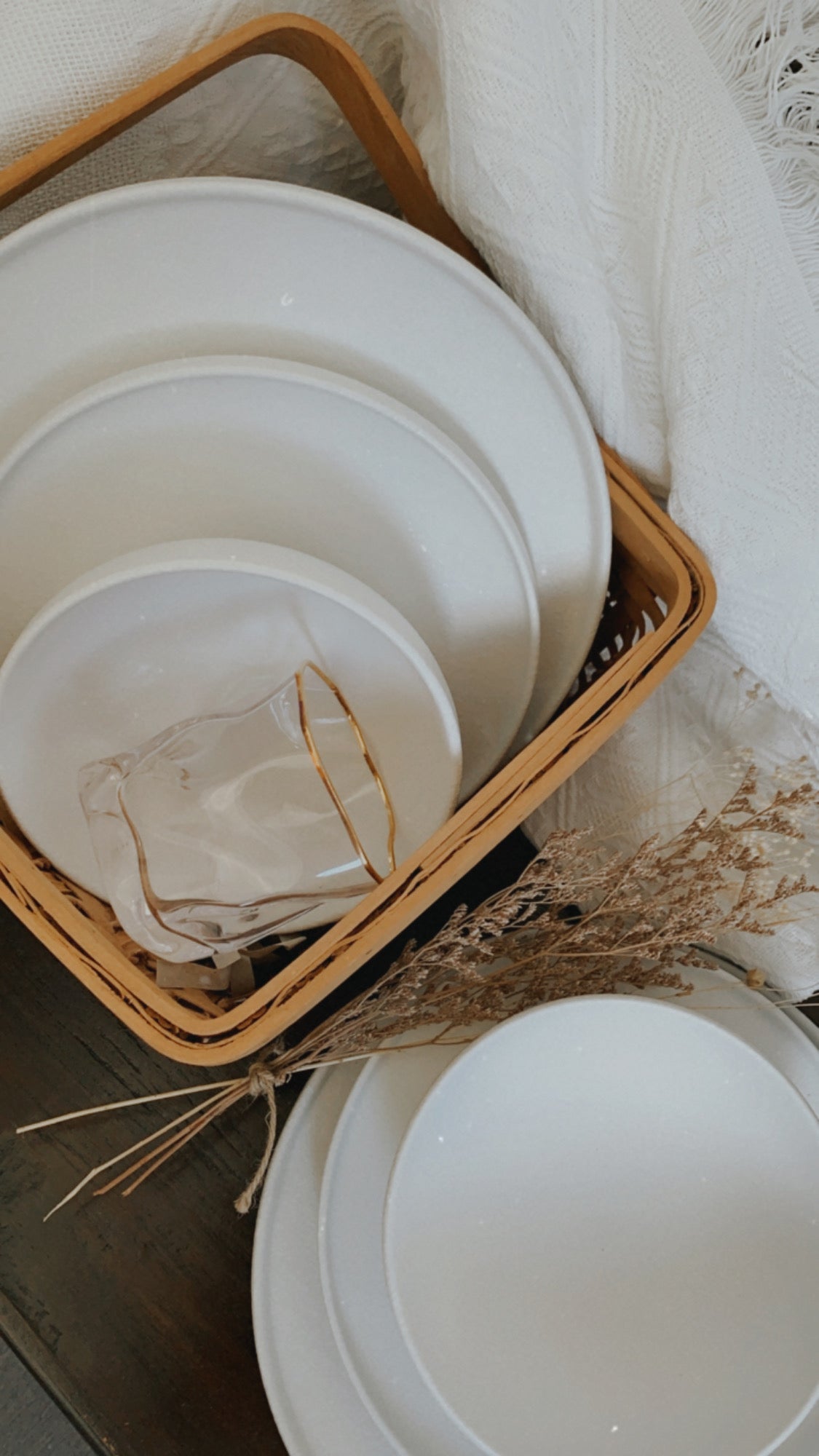 Minimalist dinnerware outlet